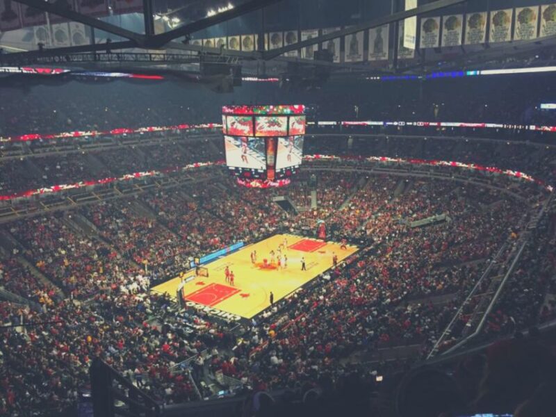 Chicago: Chicago Bulls Basketball Game Ticket - Chicago Bulls at United Center: An Authentic NBA Experience