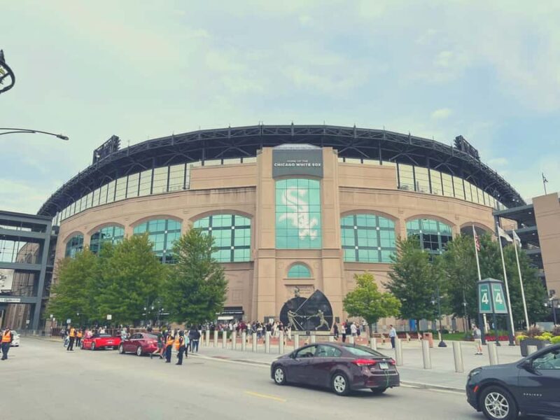 Chicago: Chicago White Sox Baseball Game Ticket - Exciting Baseball Action at Guaranteed Rate Field