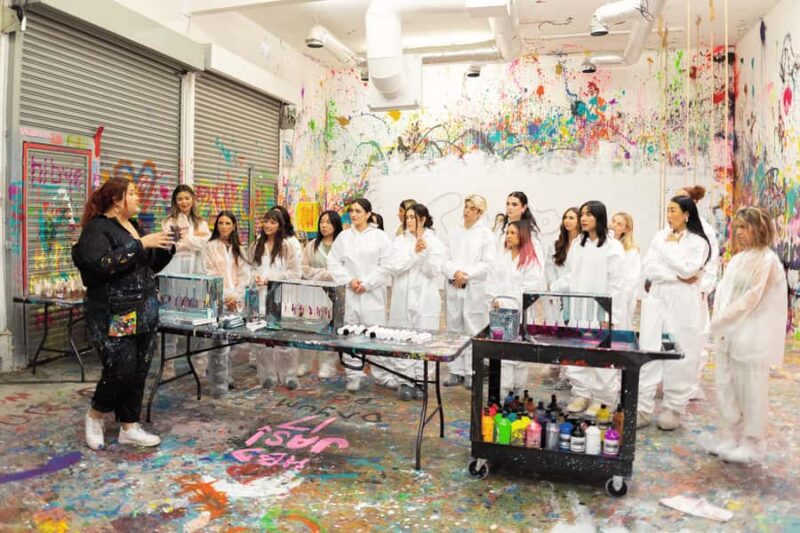 Chicago: Corporate Team Building Art Experience - How the Art Experience Fosters Team Bonding