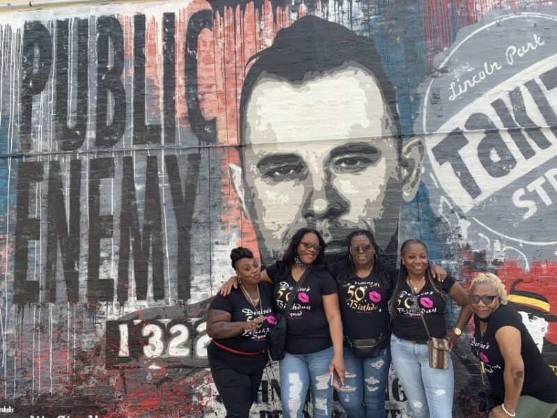 Chicago Crimes Night Tour - Inside the Climate-Controlled Bus Experience