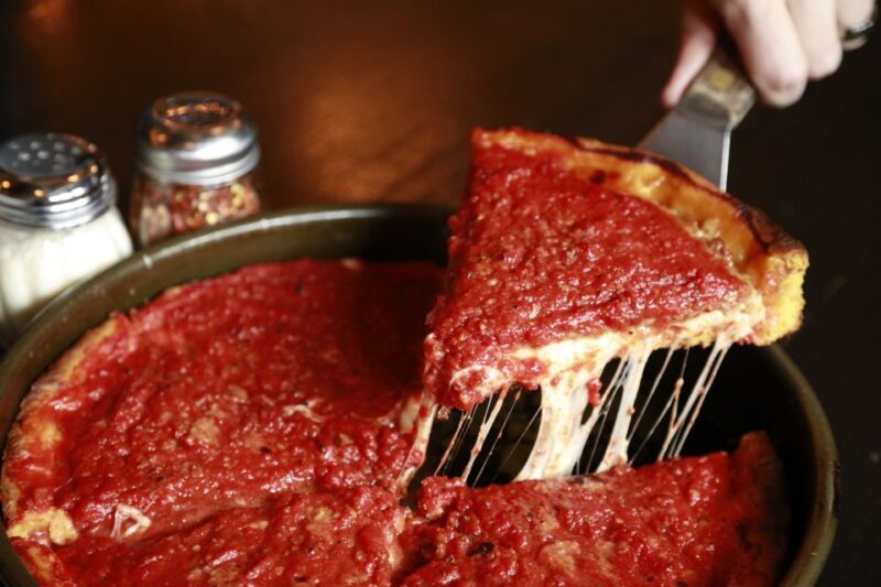 Chicago: Downtown Pizza Guided Walking Tour with Tastings - Key Points