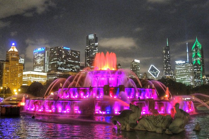 Chicago Family Food and Bike Tour with Top Attractions - Admiring Clarence F. Buckingham Fountain and Soldier Field
