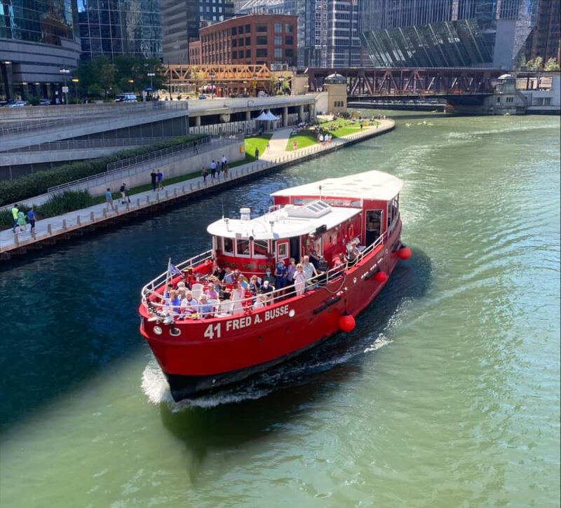 Chicago: Fireworks Cruise on a Historic Fireboat - What Sets This Fireworks Cruise Apart