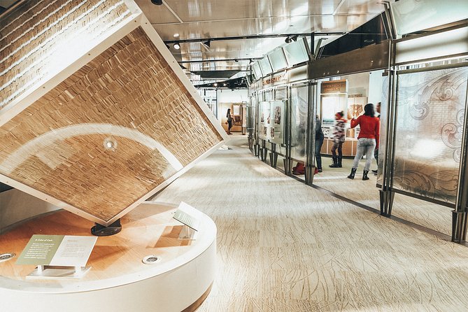 Chicago Foods Tour with The Loop, Skyline, Millennium Park - The Guide’s Role and Local Recommendations