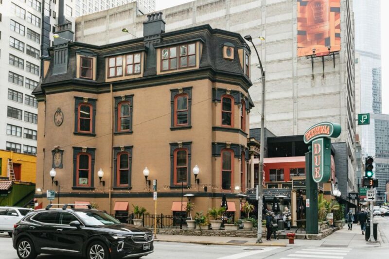 Chicago: Gangsters and Food Tasting Walking Tour - Chicago Food and Gangster History in River North