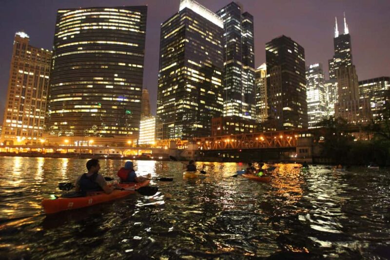 Chicago: Ghosts and Gangsters Night Kayak Tour - Iconic Mobster-Linked Locations on the River