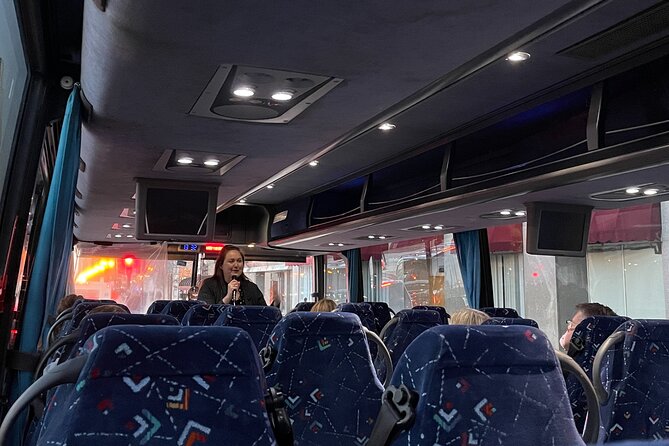 Chicago Hauntings Original Ghost Bus Tour - The Guide’s Role in Creating a Spooky Atmosphere