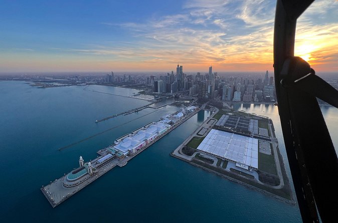 Chicago Helicopter 10-Minute Tour for up to Three Passengers - The Experience Provider: Fly Heli