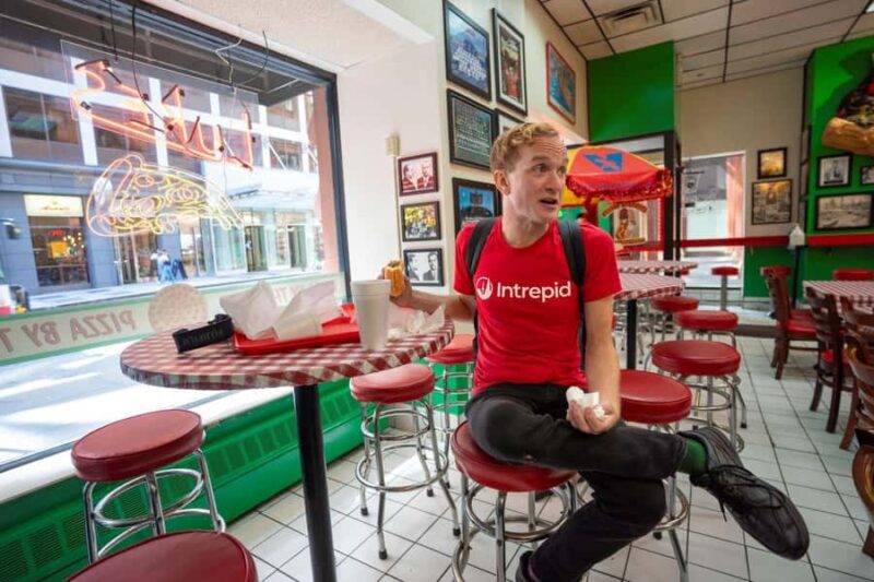 Chicago Loop Food Walk: Pizza, Dogs & Local Flavor - Tasting the Classic Chicago Hot Dog