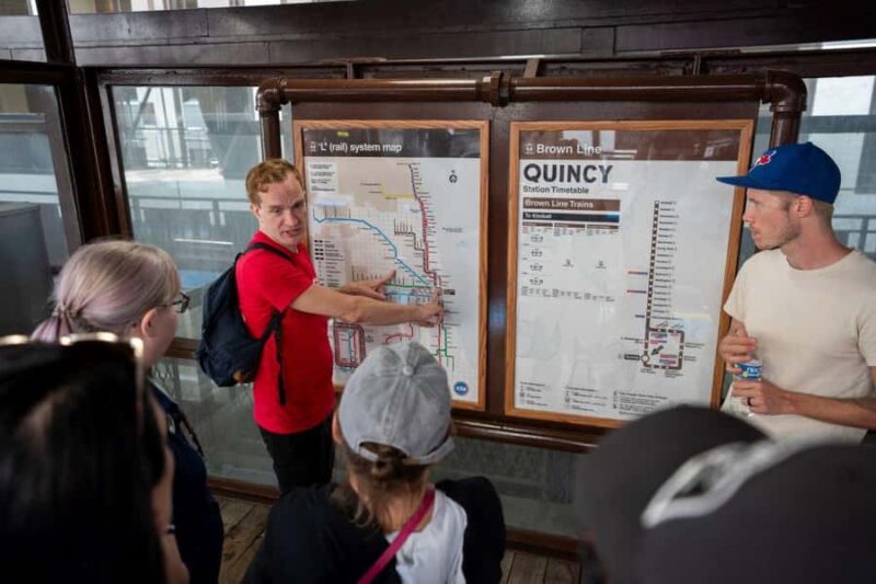 Chicago Loop Food Walk: Pizza, Dogs & Local Flavor - Deep-Dish Pizza: A River North Landmark