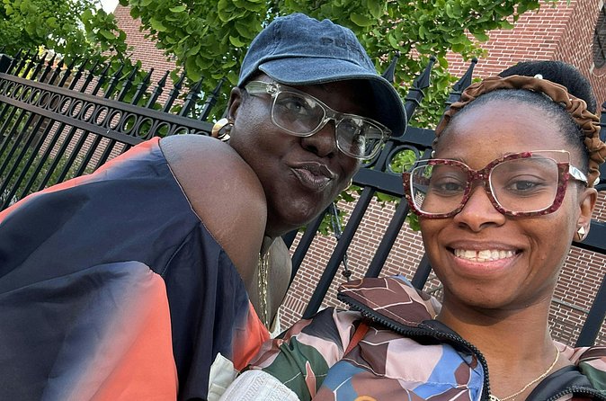 Chicago Murder Mystery Quest Outdoor Detective Escape Game - Suitable For All Ages and Preferences