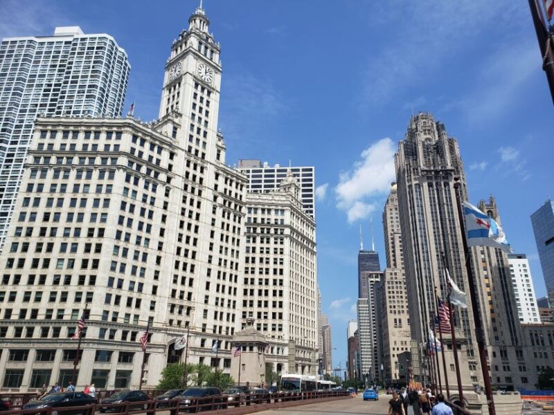 Chicago: Must See Chicago 90 minute Walking Tour - Discovering Chicagos Landmark Buildings