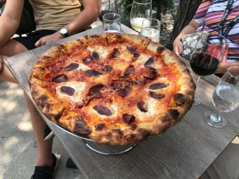 Chicago: Pizza Walking or Bus Tour - Explore Chicago’s Iconic Pizza Styles with Guided Tours