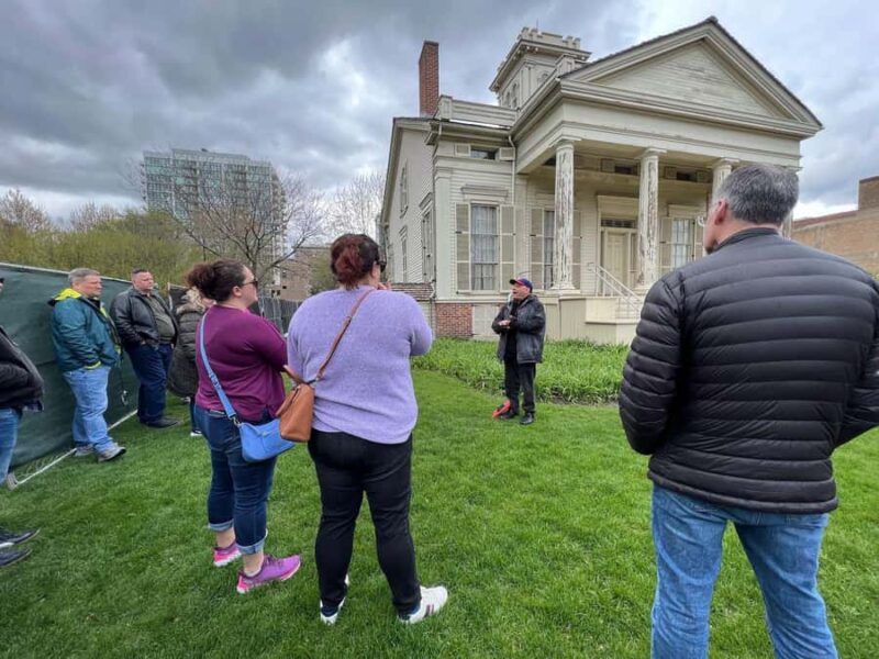 Chicago: Prairie Avenue Ghost Hunt - Engaging in Paranormal Investigation Techniques