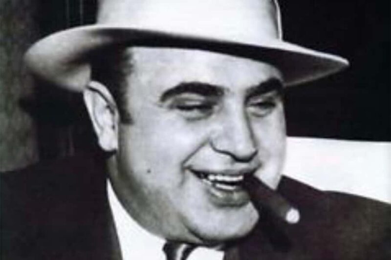 Chicago: Private 3-Hour Al Capone Gangster Tour - Visiting Chicagos Gangster Hotspots with a Historian Guide