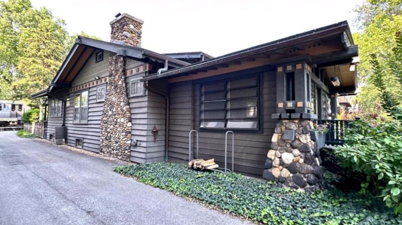 Chicago: Ravenswood Manor Craftsman Bungalows Walking Tour - Key Points