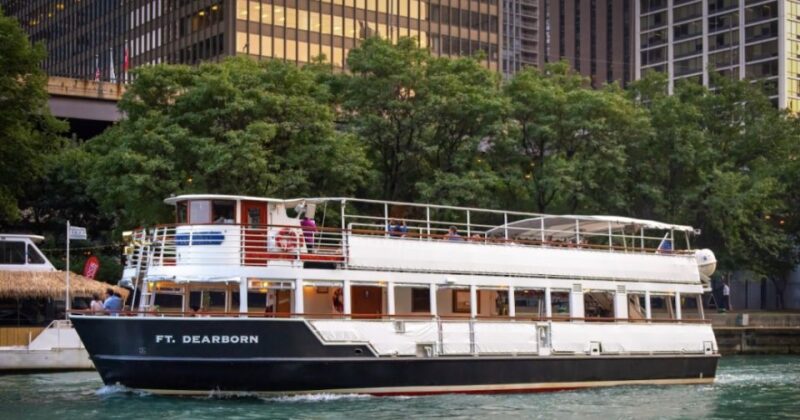 Chicago River: 1.5-Hour Guided Architecture Riverboat Tour - Navigating the Chicago Skyline: Over 50 Buildings