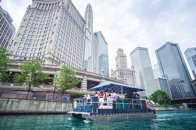 Chicago River Guided Ghost Tour - The Knowledgeable and Approachable Guides