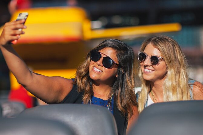 Chicago Seadog River & Lake Architectural Tour - Practical Details: Meeting Point and Group Size