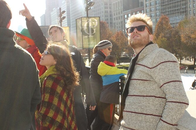 Chicago Seasonal Stroll Walking Tour of Holiday Attractions - Visiting Chicagos Christkindlmarket and Christmas Tree in Millennium Park