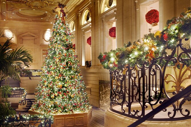 Chicago Seasonal Stroll Walking Tour of Holiday Attractions - Visiting Jay Pritzker Pavilion and the Chicago Skyline