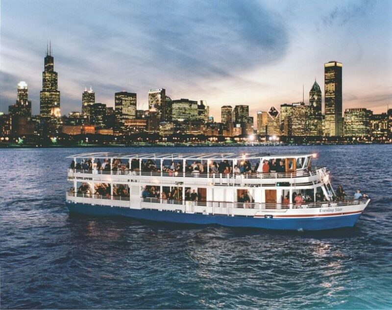 Chicago: Shoreline Lake Michigan Skyline Cruise - Relaxing Atmosphere and Comfortable Seating