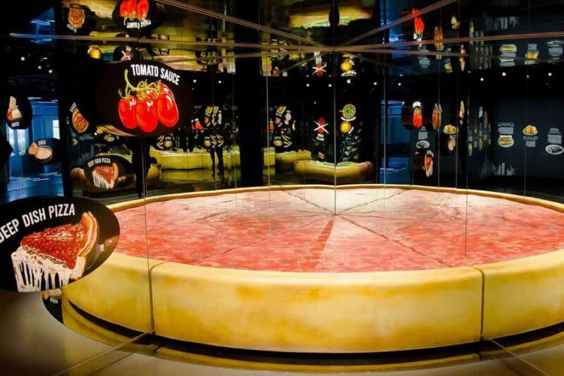Chicago: Skydeck Ticket and Deep Dish Pizza Dinner - The Unique Atmosphere of the VIP Skyline Dinner
