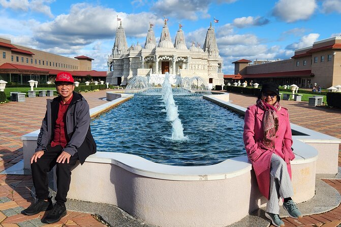 Chicago Suburbs Hidden Gems: Small-Group Exploration Tour - Visiting the BAPS Shri Swaminarayan Mandir in Chicago Suburbs