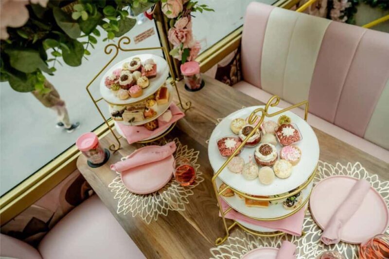 Chicago: Tea Around Town With Curated Teas & Iconic Sights - Iconic Views of Chicago’s Most Famous Landmarks