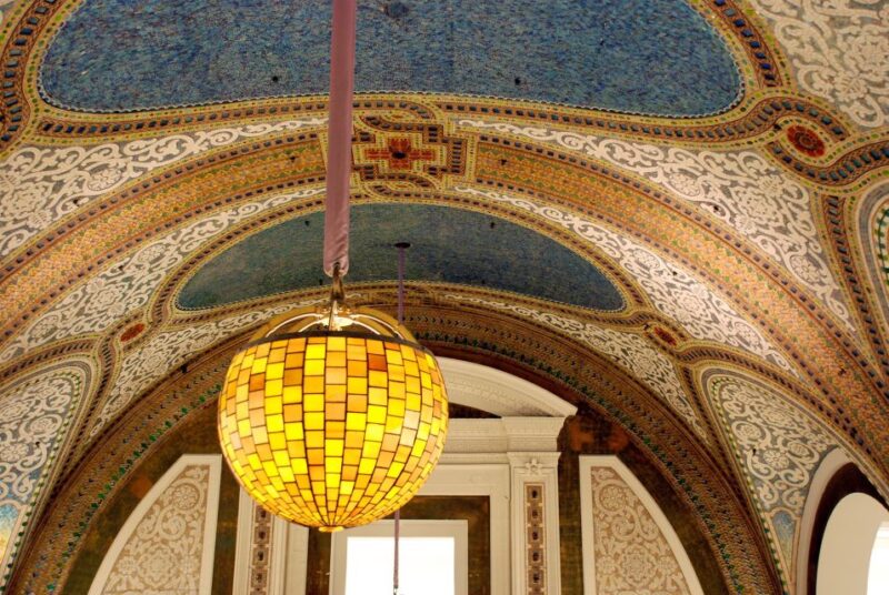 Chicago: Tiffany Art Glass Works Walking Tour - Viewing Tiffany Art Glass at Chicago’s Most Impressive Buildings