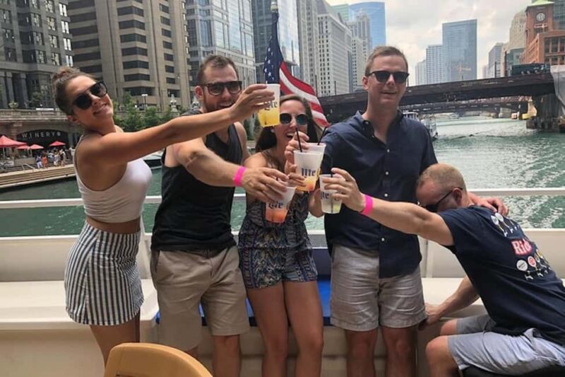 Chicago: Tiki Bar Cruise on Chicago River or Lake Michigan - Key Points