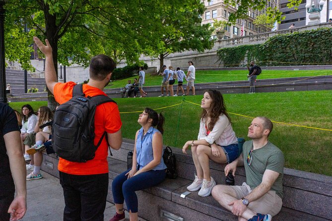 Chicago's Lincoln Park: Guns, Guitars & Gangster - Key Points