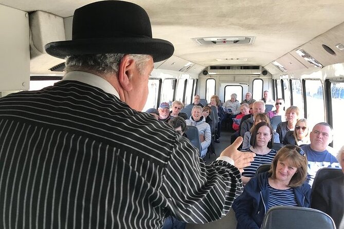 Chicago's Original Gangster Tour by Bus - Tour Guides: Knowledge and Character