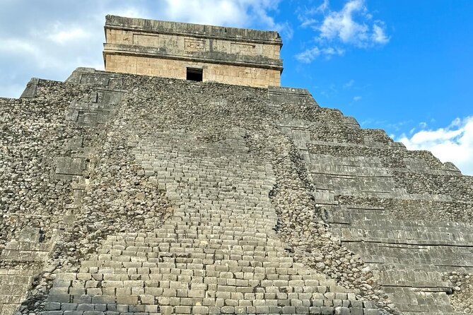 Chichén Itzá and 2 Cenotes with Valladolid from Playa del Carmen - Discovering Chichén Itzá with Guided Insights