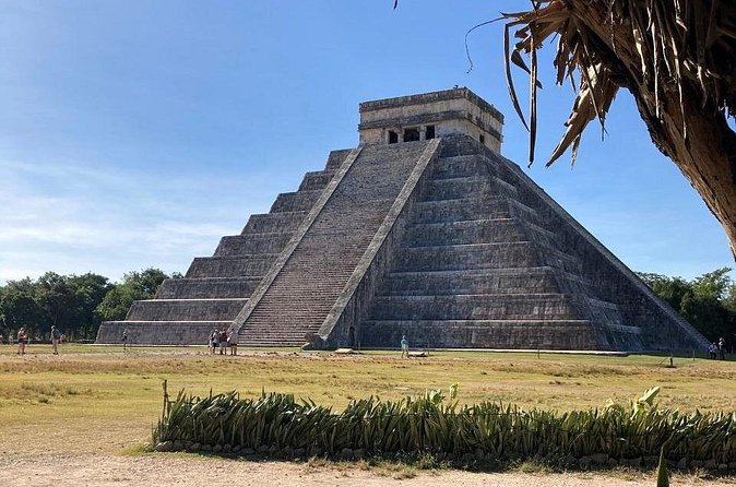 Chichén Itzá and Cenotes Day Trip with Traditional Lunch - The Guided Experience of Chichén Itzá and Cenotes