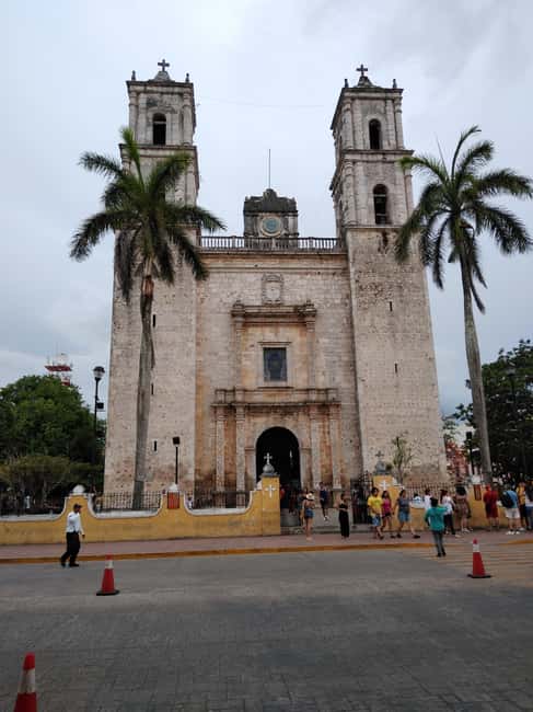 Chichen Itza and Two Cenotes Day Tour from Cancun - Practical Details and Participant Requirements