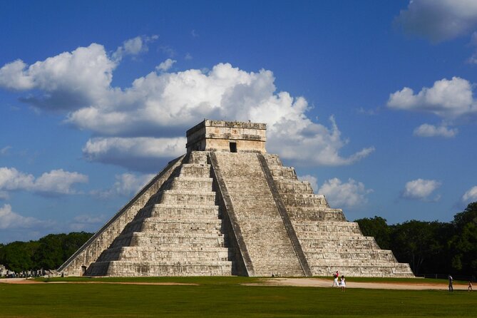 Chichen Itza, Cenote Hubiku and Ek Balam Reduced Group - Discovering Ek Balam’s Mayan Art