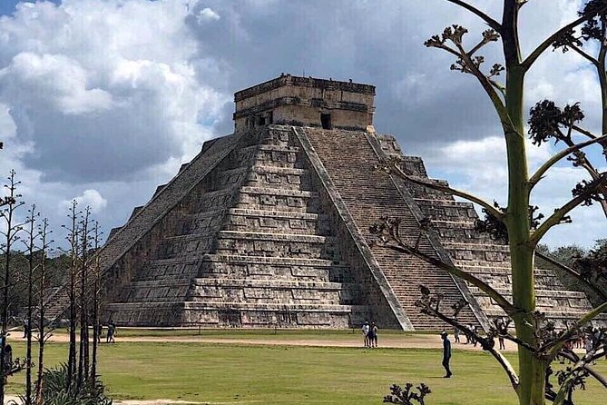 Chichen Itzá, Cenote & Valladolid! Mayan Adventure + Transportation from Cancun - Exploring Valladolid: A Magical Town