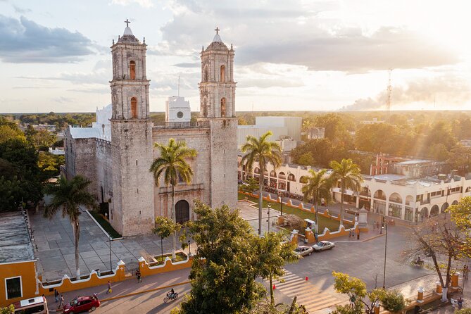 Chichen Itza Deluxe Guided tour with lunch - Cultural and Culinary Experience in Valladolid