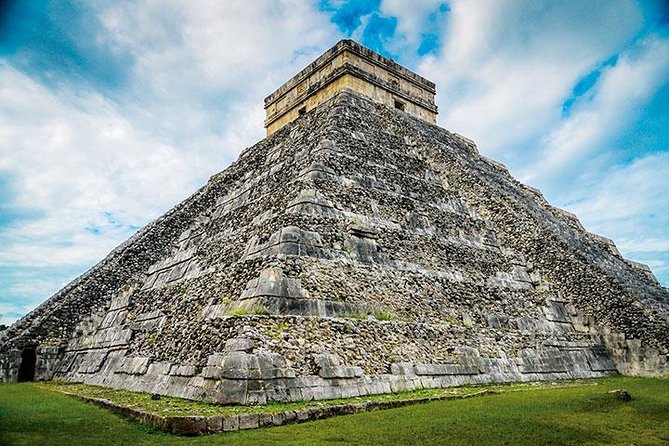 Chichen Itza Deluxe Valladolid and 2 Cenotes - Tour Group Size and Comfort