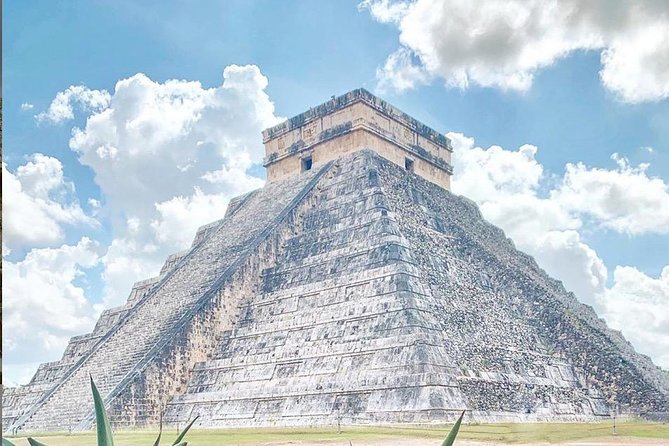 Chichen Itza Full day tour with buffet - Authentic Mexican Charm in Valladolid