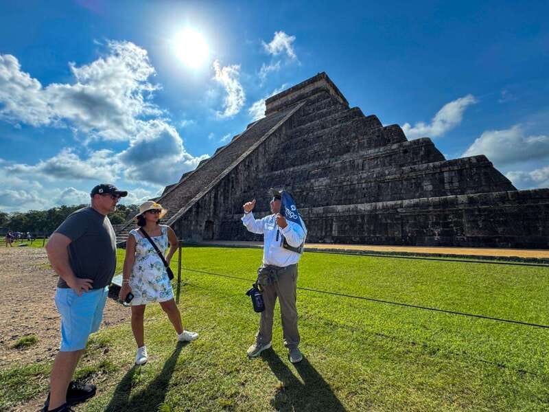 Chichen Itza: Guided Tour with Valladolid & Cenote Chichikan - Food and Drink Options During the Tour