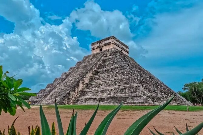 Chichén Itzá, hubiku, Ik kil cenotes and Valladolid in One day - Practical Details: Transportation, Meals, and Fees
