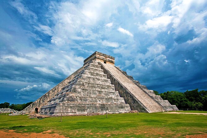 Chichen Itza Ik kil and Suytun Cenote Tour from Cancun - Visiting Ik Kil: A Natural Wonder