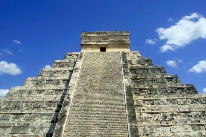 Chichen Itza Premier All-In-One Tour from Cancun and Riviera Maya - Valladolid: Colonial Charm in 25 Minutes