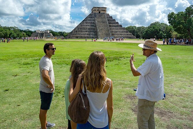 Chichen Itza Private Tour plus Cenote and Valladolid Visit - Lunch and Beverages: Authentic Yucatecan Cuisine