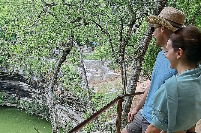 Chichen Itza Shared guide, small group - Highlights of the 2-Hour Guided Tour