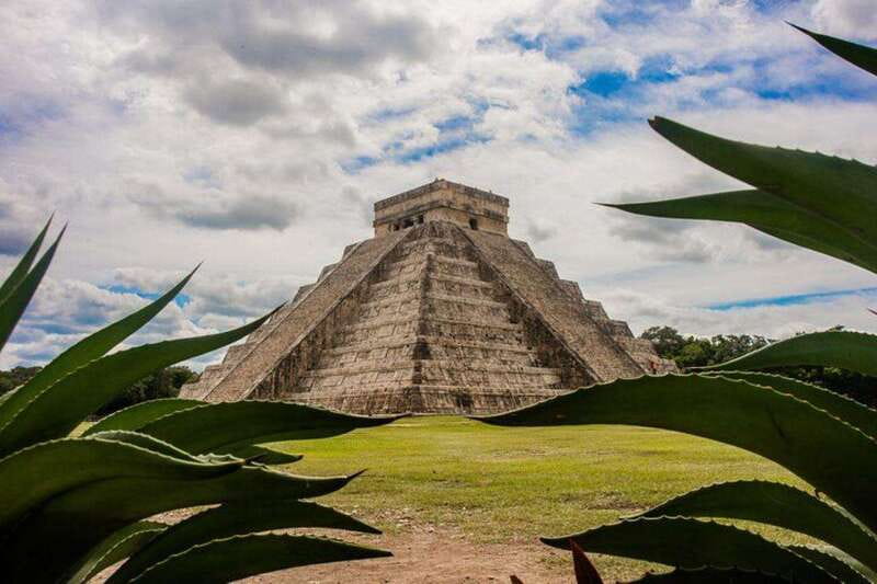 Chichen Itza: Tour to One of the Seven Wonders of the World - Exploring Chichen Itza with a Private Guide