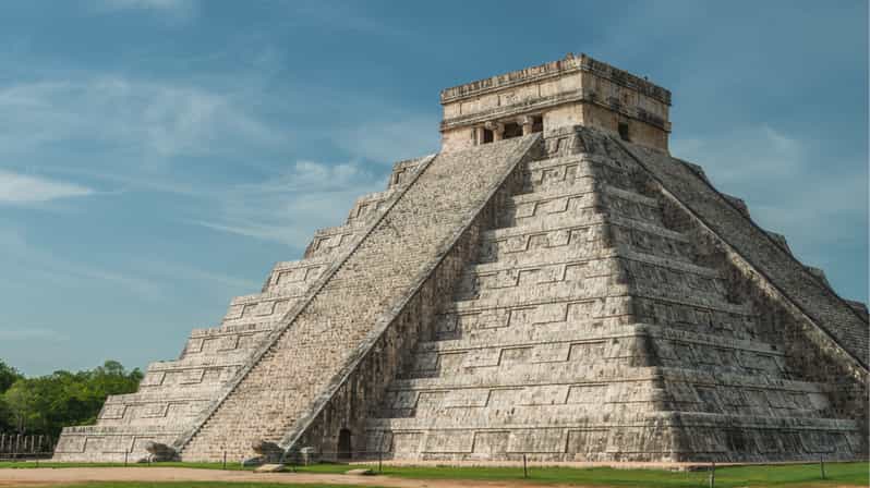 Chichen Itza: Valladolid and Stunning Cenote - Private Tour - Sampling the Flavors of Mexican and Mayan Cuisine
