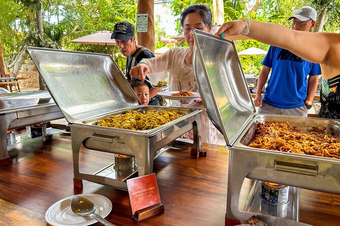 Chichen Itza, Valladolid & Cenote Private Tour with Buffet Lunch - Visiting Chichen Itzas Iconic Pyramids and Structures